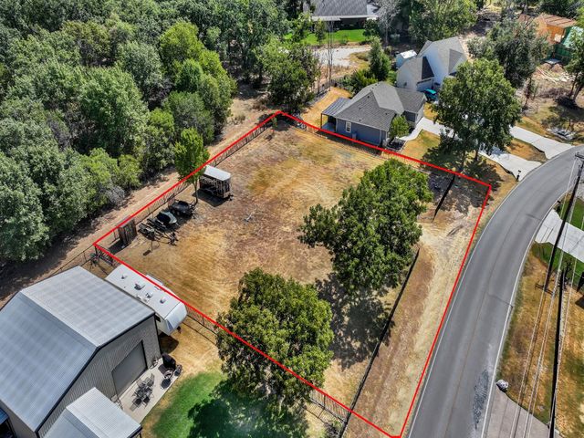 1518 E Lake Drive, Weatherford, TX 76087