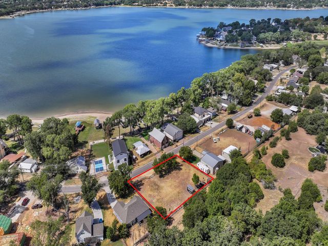 1518 E Lake Drive, Weatherford, TX 76087
