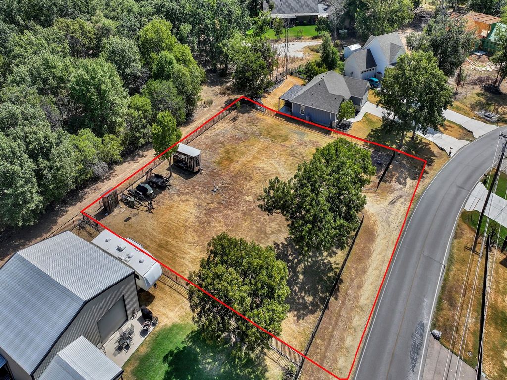 1518 E Lake Drive, Weatherford, TX 76087 — photo 3