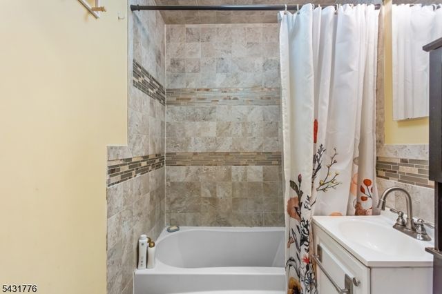 34 Decker Rd, Wanaque Boro, NJ 07420