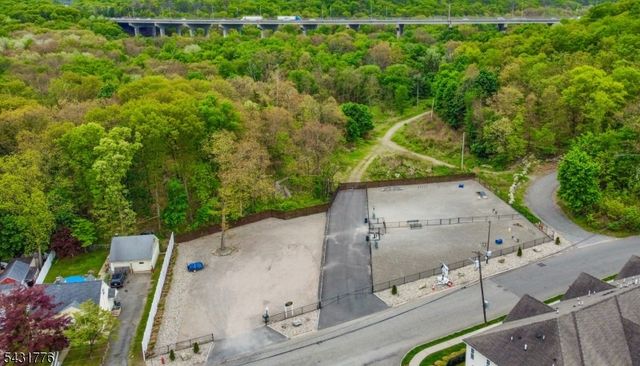 34 Decker Rd, Wanaque Boro, NJ 07420