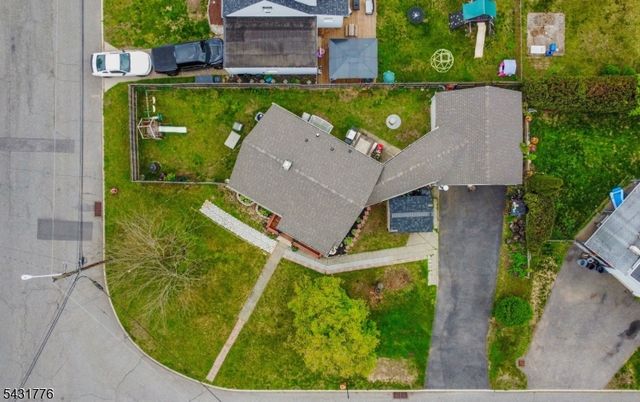 34 Decker Rd, Wanaque Boro, NJ 07420