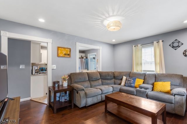 34 Decker Rd, Wanaque Boro, NJ 07420