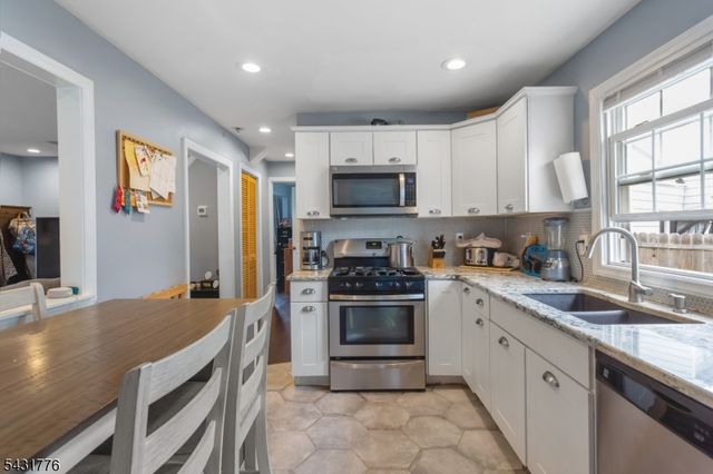 34 Decker Rd, Wanaque Boro, NJ 07420