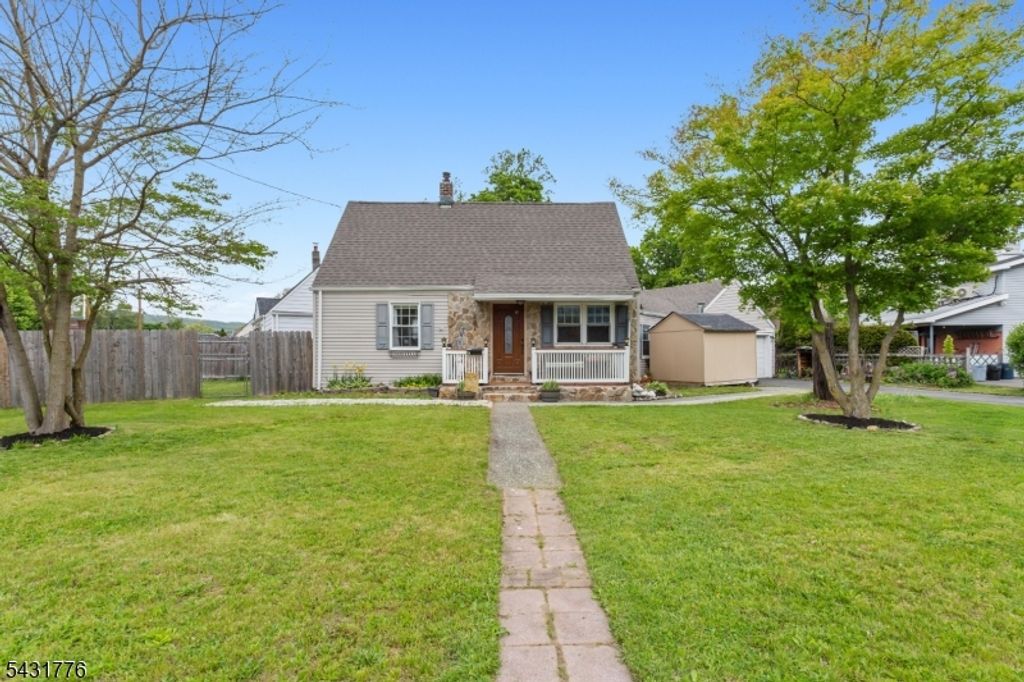 34 Decker Rd, Wanaque Boro, NJ 07420