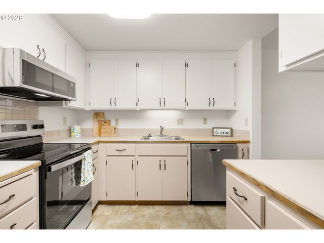 15025 Ne SACRAMENTO St 53, Portland, OR 97230