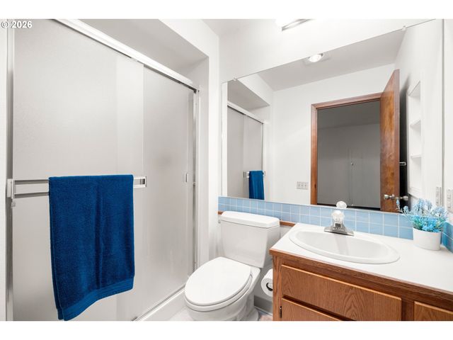 15025 Ne SACRAMENTO St 53, Portland, OR 97230