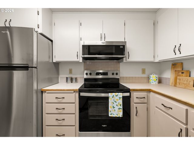 15025 Ne SACRAMENTO St 53, Portland, OR 97230