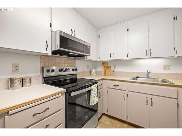 15025 Ne SACRAMENTO St 53, Portland, OR 97230