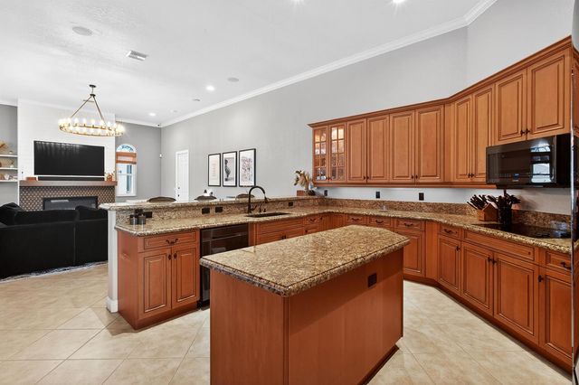 5884 NW 79th Way, Parkland, FL 33067