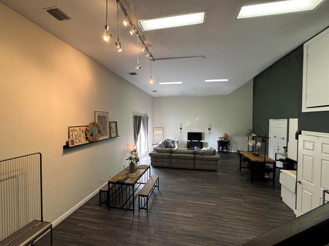5884 NW 79th Way, Parkland, FL 33067