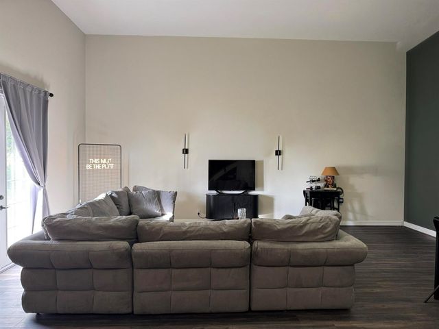 5884 NW 79th Way, Parkland, FL 33067