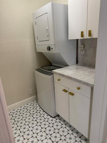 5884 NW 79th Way, Parkland, FL 33067