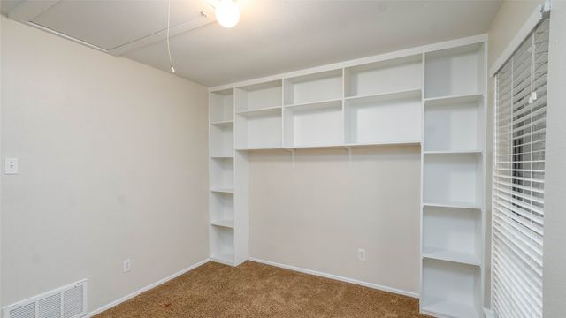 5621 Brent Drive, Haltom City, TX 76148