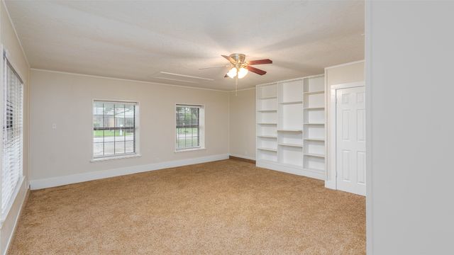 5621 Brent Drive, Haltom City, TX 76148
