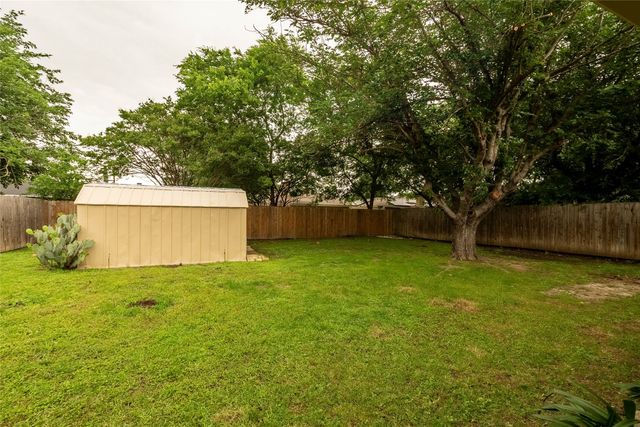 5621 Brent Drive, Haltom City, TX 76148