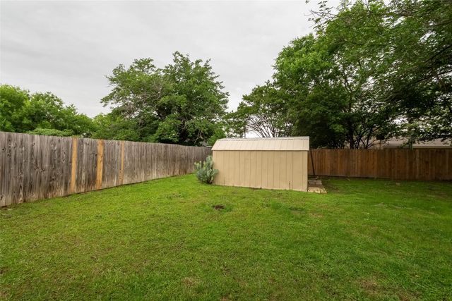5621 Brent Drive, Haltom City, TX 76148