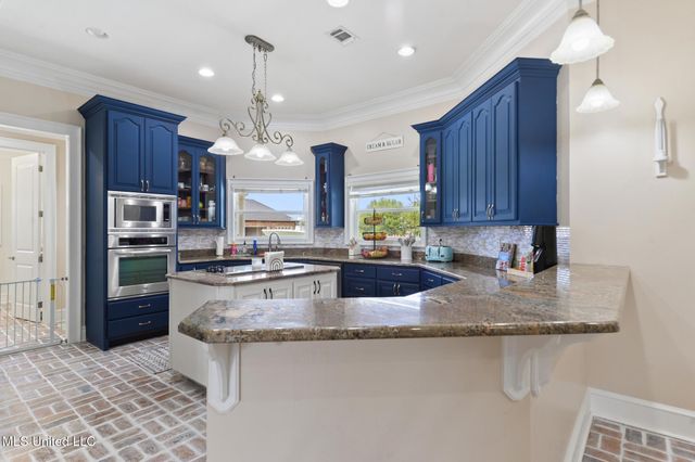 6405 Seawinds Boulevard, Biloxi, MS 39532