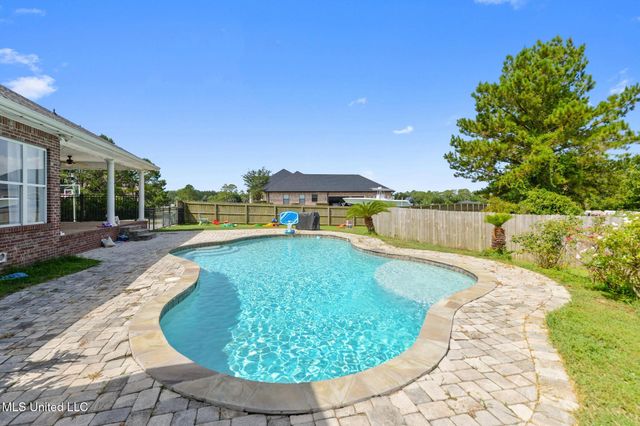 6405 Seawinds Boulevard, Biloxi, MS 39532