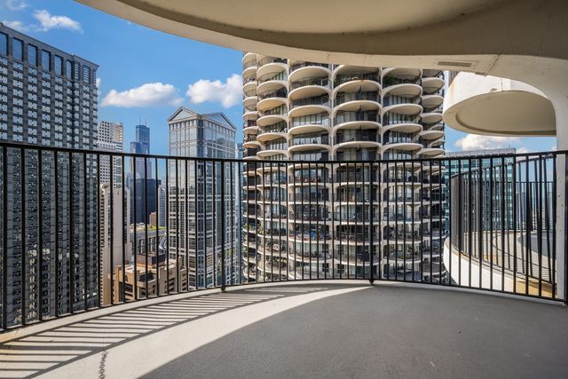 300 N STATE Street 4735, Chicago, IL 60654