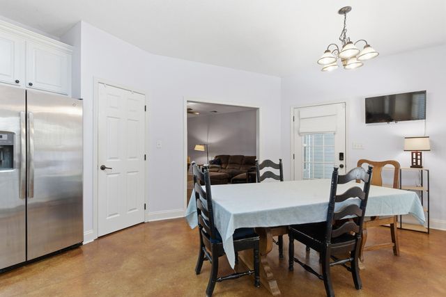 1016 Isabella St, Sulphur, LA 70663