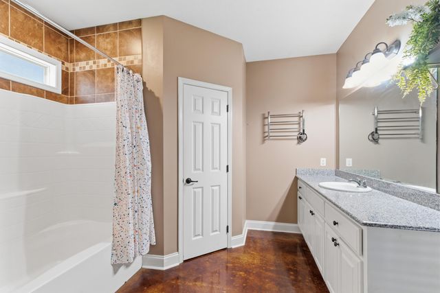 1016 Isabella St, Sulphur, LA 70663