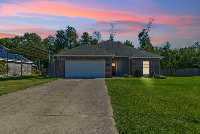 1016 Isabella St, Sulphur, LA 70663