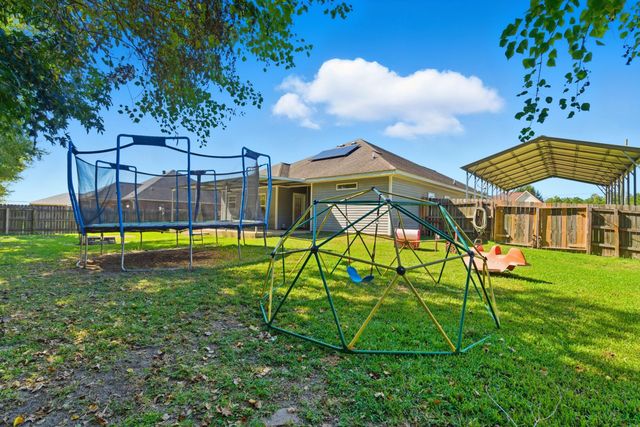 1016 Isabella St, Sulphur, LA 70663