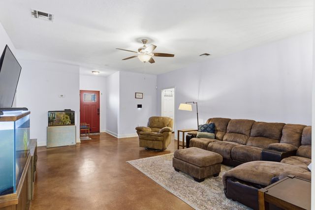 1016 Isabella St, Sulphur, LA 70663