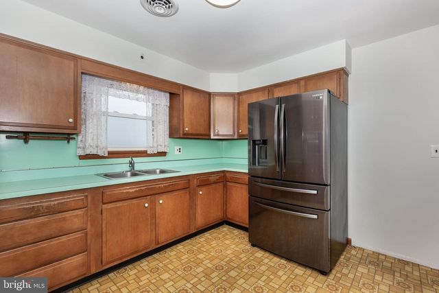 3284 CHARMIL DR, Manchester, MD 21102