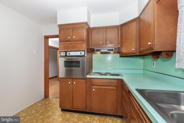 3284 CHARMIL DR, Manchester, MD 21102