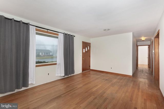 3284 CHARMIL DR, Manchester, MD 21102