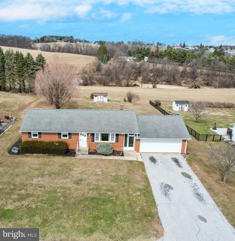 3284 CHARMIL DR, Manchester, MD 21102