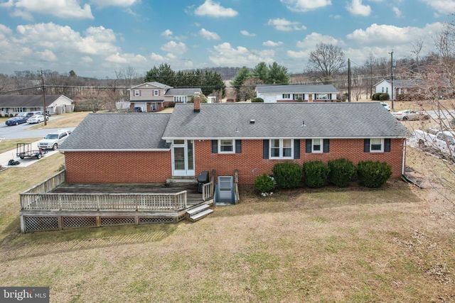 3284 CHARMIL DR, Manchester, MD 21102