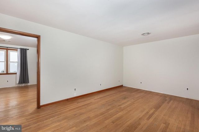 3284 CHARMIL DR, Manchester, MD 21102