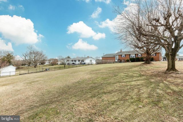 3284 CHARMIL DR, Manchester, MD 21102