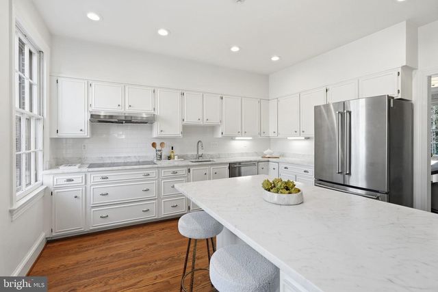 3402 R ST NW, Washington, DC 20007