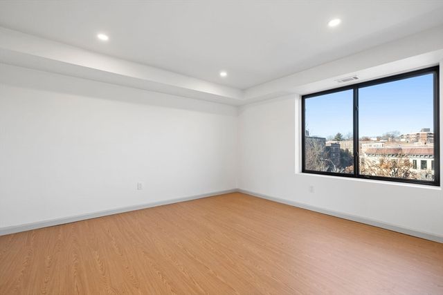 1243 Beacon Street 5A, Brookline, MA 02446