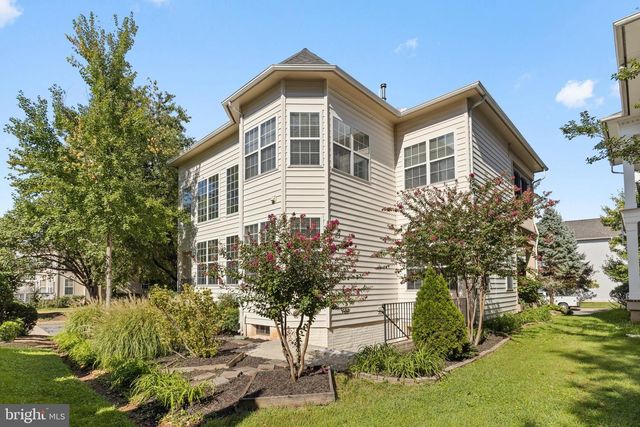 8401 TILLETT LOOP, Manassas, VA 20110