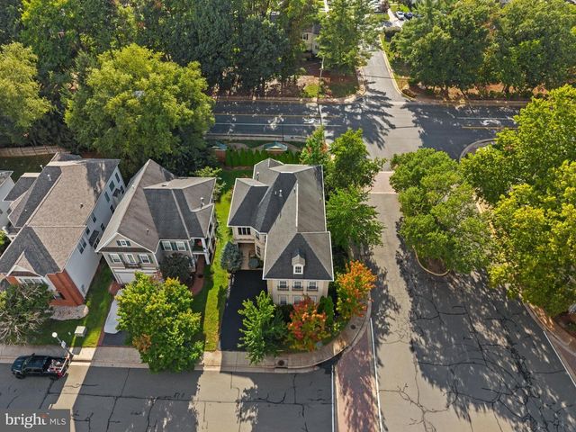 8401 TILLETT LOOP, Manassas, VA 20110