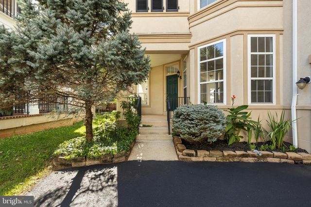 8401 TILLETT LOOP, Manassas, VA 20110