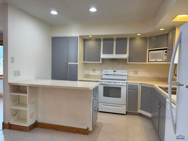 7008 JULIE CT, Black Hawk, SD 57718