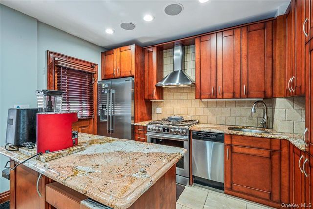 6194 Grove Street, Ridgewood, NY 11385