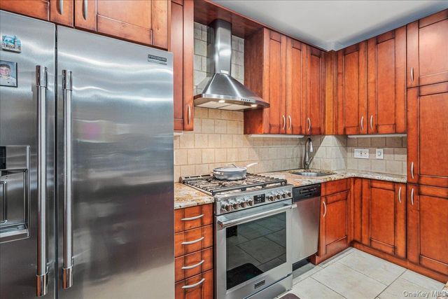 6194 Grove Street, Ridgewood, NY 11385