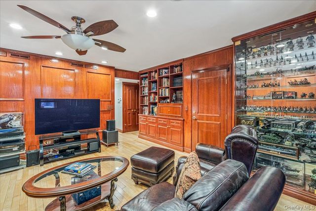 6194 Grove Street, Ridgewood, NY 11385