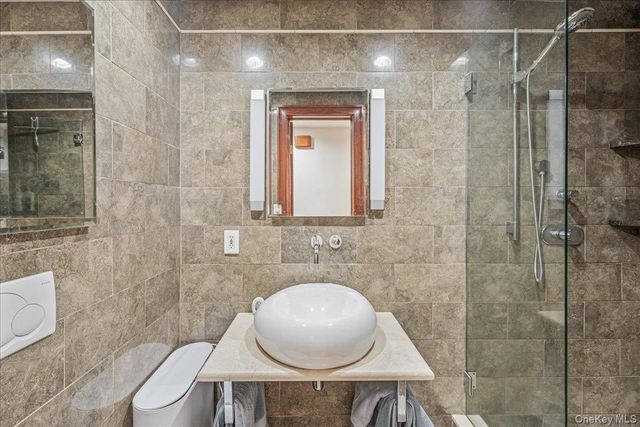 6194 Grove Street, Ridgewood, NY 11385