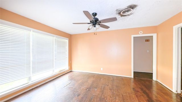 5602 Flamingo Drive, Houston, TX 77033