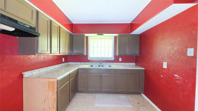5602 Flamingo Drive, Houston, TX 77033