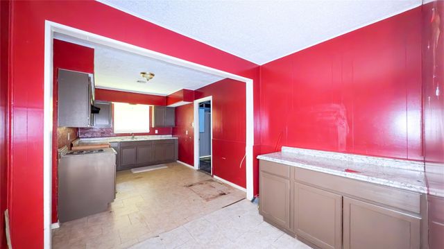 5602 Flamingo Drive, Houston, TX 77033