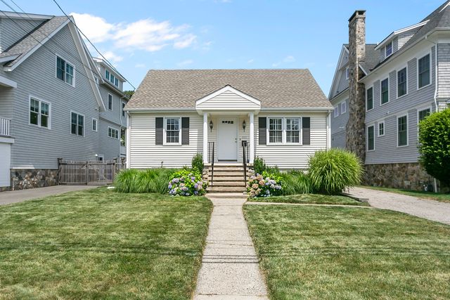 303 Lalley Boulevard, Fairfield, CT 06824